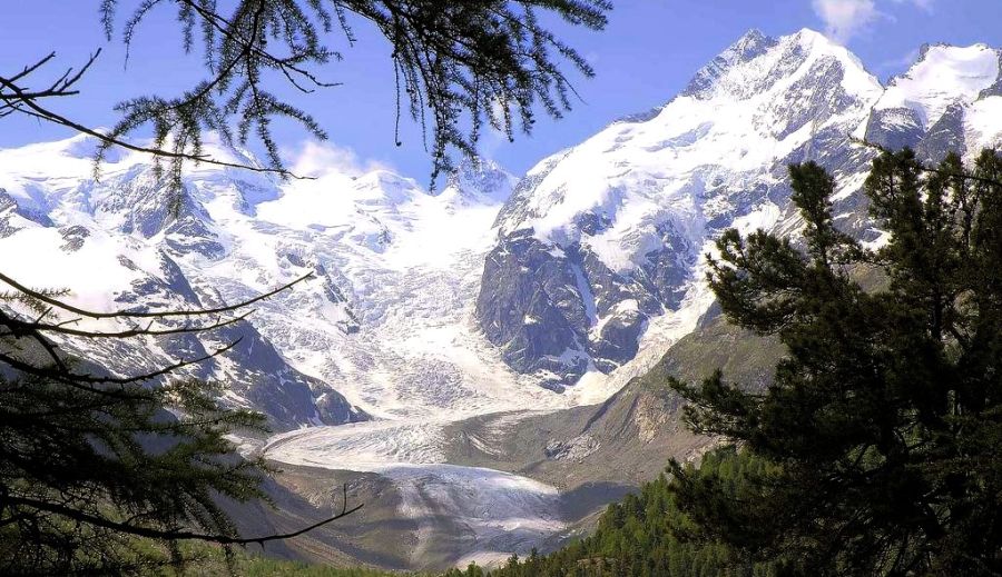 Piz Bernina ( 4049 metres ) in the Italian Alps