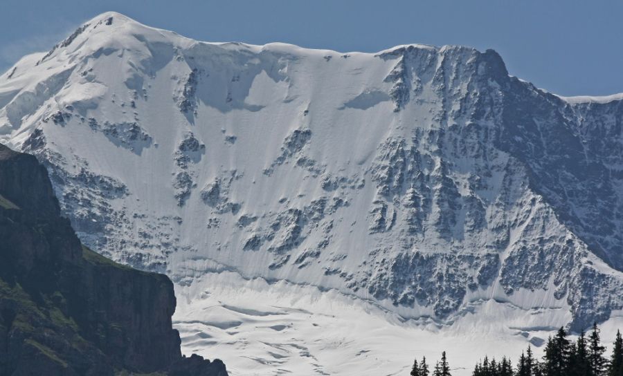 Nord Wand ( North Wall ) of the Ebnefluss ( Abeni Flue ) in the Bernese Oberlands