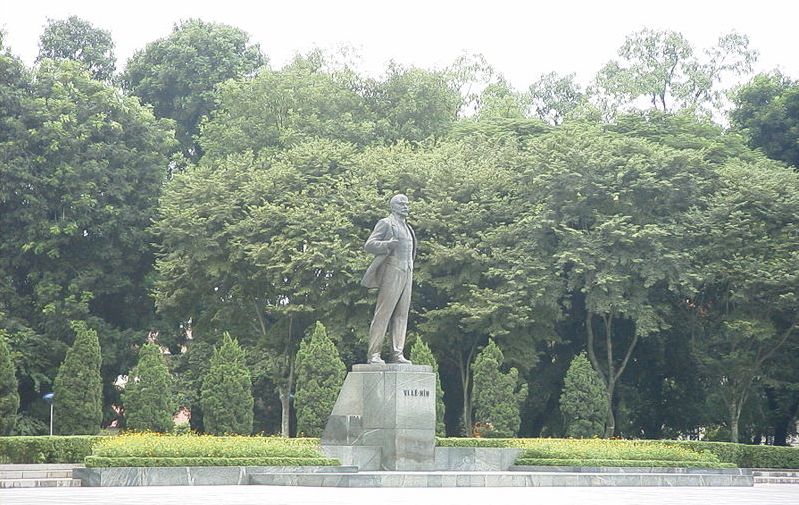 Statue of Lenin in Pho Tran Nhan Tong ( Lenin Park ) in Hanoi