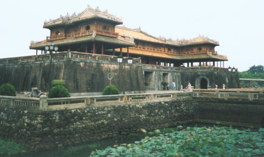 Photo Gallery of the city of Hue, a World Heritage Site on the central coast of Vietnam 