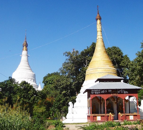 Pahtodawgyi Paya at Amarapura