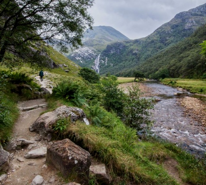 Trail to Steall waterfall in Glen Nevis