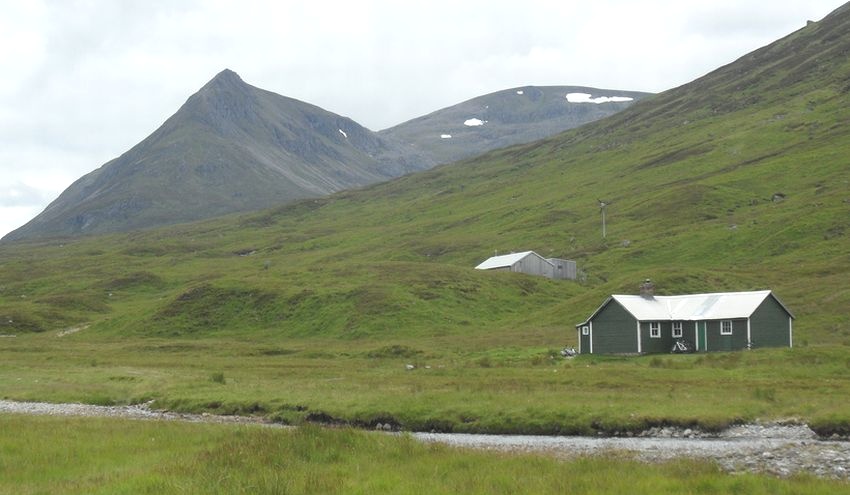 Sgor Iutharn above Culra Bothy