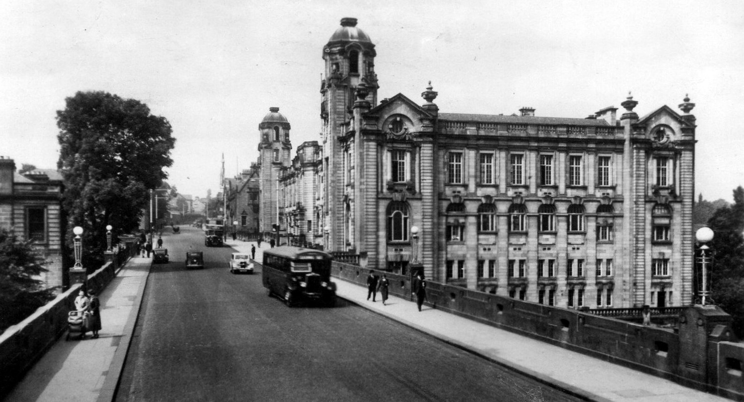 Old photo of the Town House in Hamilton