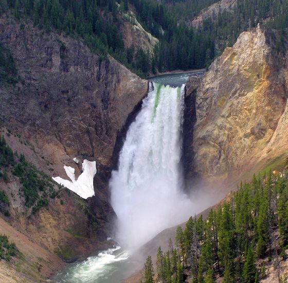 Grand Canyon Falls in Yellowstone National Park, USA