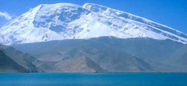 Mustagh Ata ( 7546m ) in the Pamirs in Xinjiang province of China 